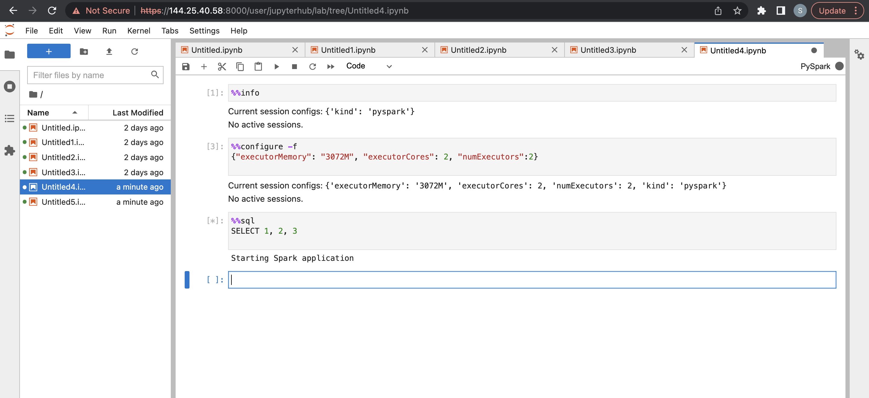 Screenshot mit Beispielcode für Sparkmagic in Python-Kernel in JupyterHub