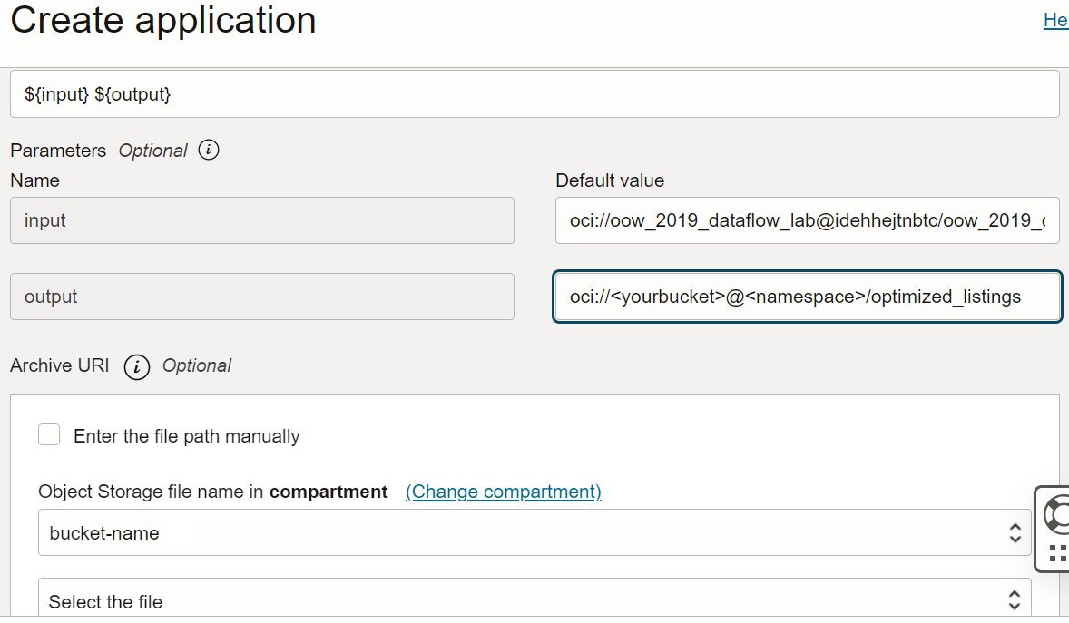 La page Application apparaît avec la section Créer une application déployée sur le côté droit. La section Configuration de l'application est visible. Un champ de texte nommé Arguments est affiché. Il est renseigné avec la valeur ${input} ${output}. En dessous se trouvent les champs de texte dédiés aux paramètres. Deux d'entre eux sont grisés et renseignés respectivement avec l'entrée et la sortie. En regard de chacun d'entre eux se trouve un champ de texte libellé Valeur par défaut qui est renseigné avec les répertoires respectifs. Ci-dessous se trouve une section appelée URI d'archive.